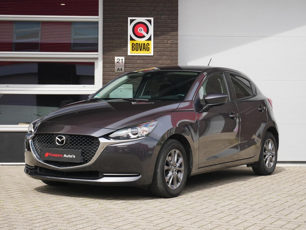 Mazda 2 - 1.5 Skyactiv-G Luxury Carplay| Navi| Bluetooth| Clima| Dealer onderhouden - AutoWereld.nl