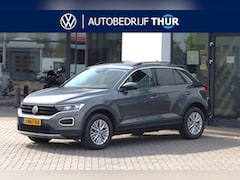 Volkswagen T-Roc - 1.5 TSI Style Door ons geleverd en onderhouden, LED verlichting, privacy glas, navigatie,