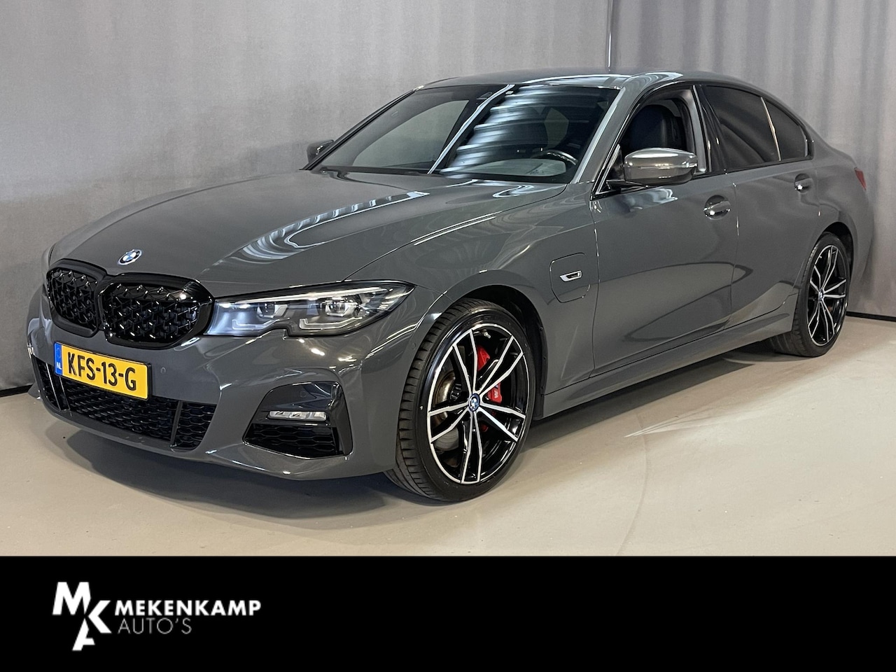 BMW 3-serie - 330e xDrive High Executive M Sport 19"/Stoelverwarming + memory/Keyless/Camera/HiFi/Apple - AutoWereld.nl