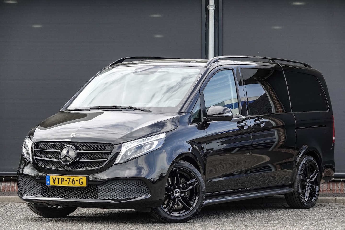 Mercedes-Benz V-klasse - V250d 190Pk 9G-tronic | Lang | Dubbele cabine | 2xSchuifdeur | Achteruitrijcamera | Sideba - AutoWereld.nl