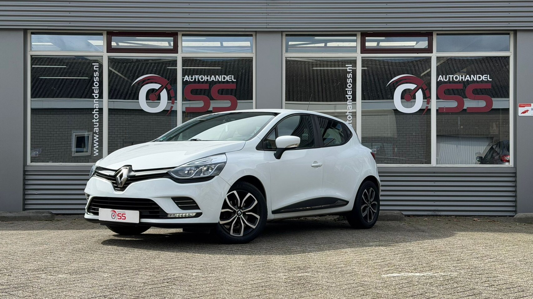 Renault Clio - 0.9 TCe Zen NAVI AIRCO CRUISE - AutoWereld.nl