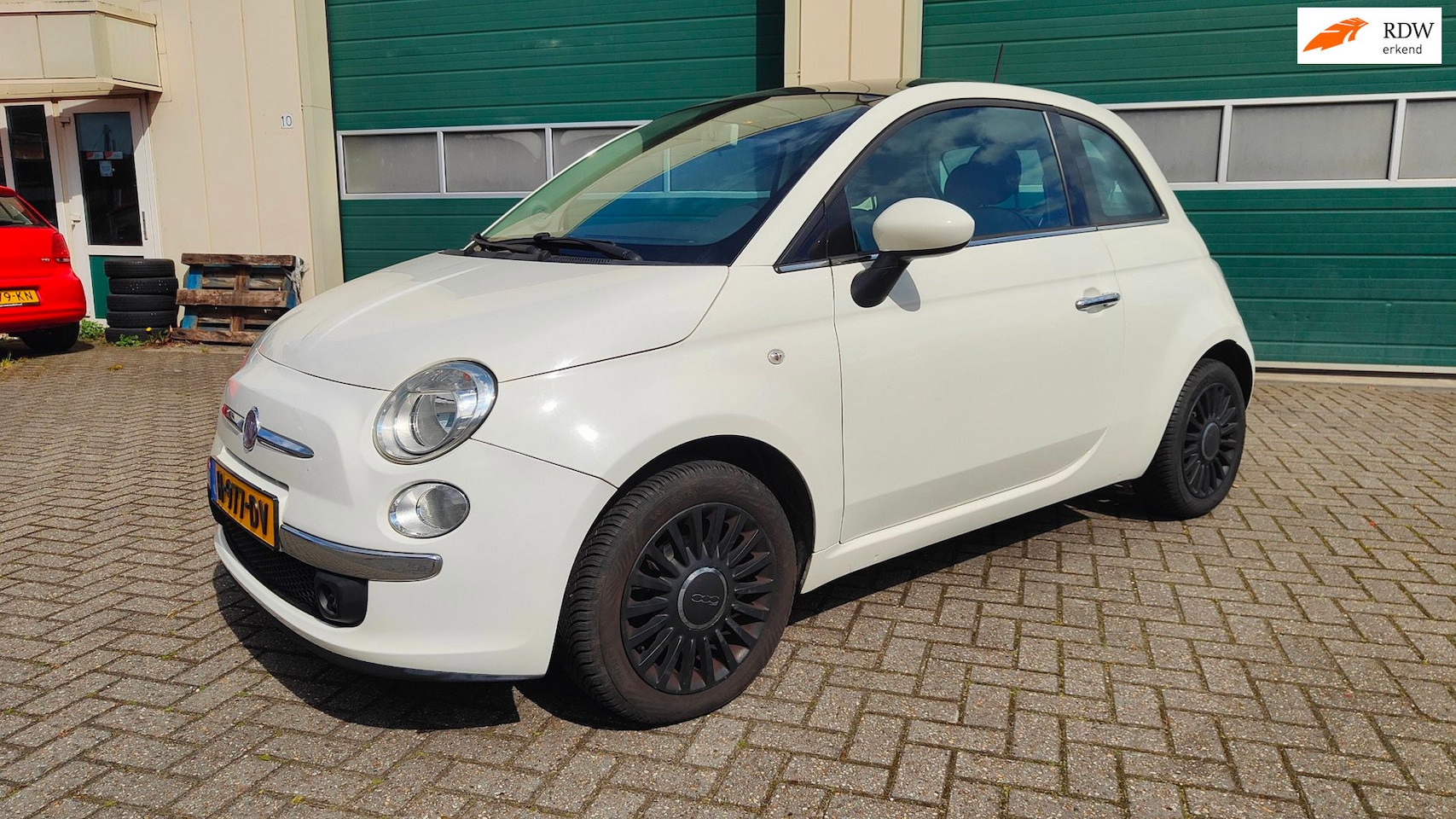 Fiat 500 - 1.2 Lounge pano dak, airco - AutoWereld.nl