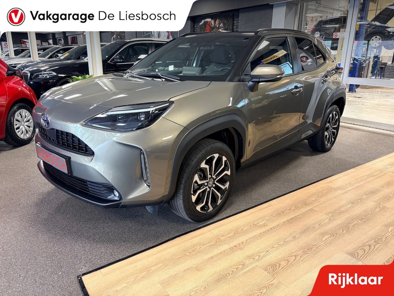 Toyota Yaris Cross - 1.5 Hybrid Dynamic/navi / panoramadak / camera / stoel stuur verw / dodehoek / lane assist - AutoWereld.nl