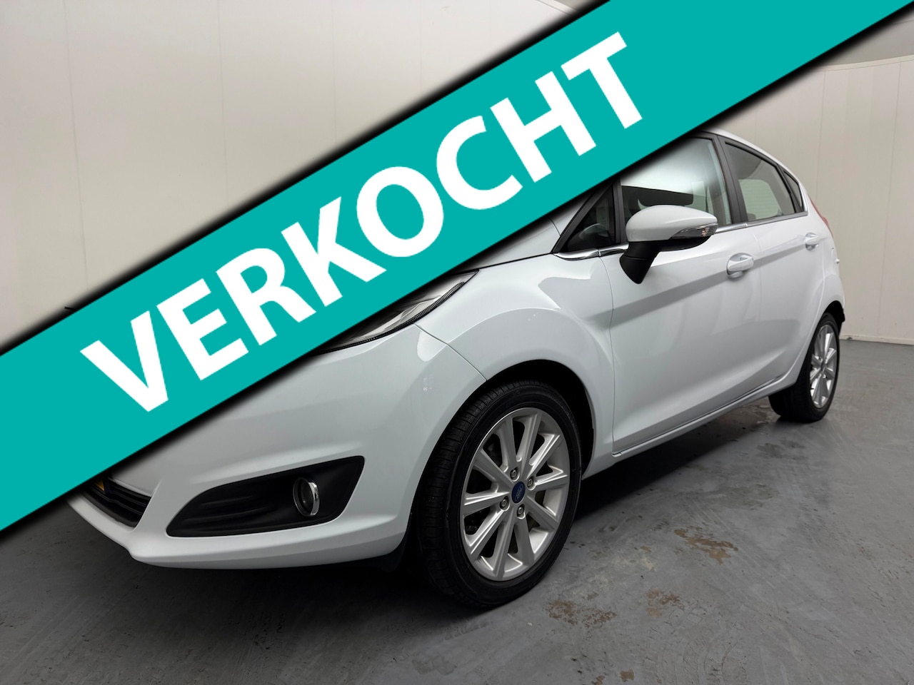 Ford Fiesta - 1.0 EcoBoost Titanium # Nav # Pdc # Trekhaak # Lmv # Nap - AutoWereld.nl