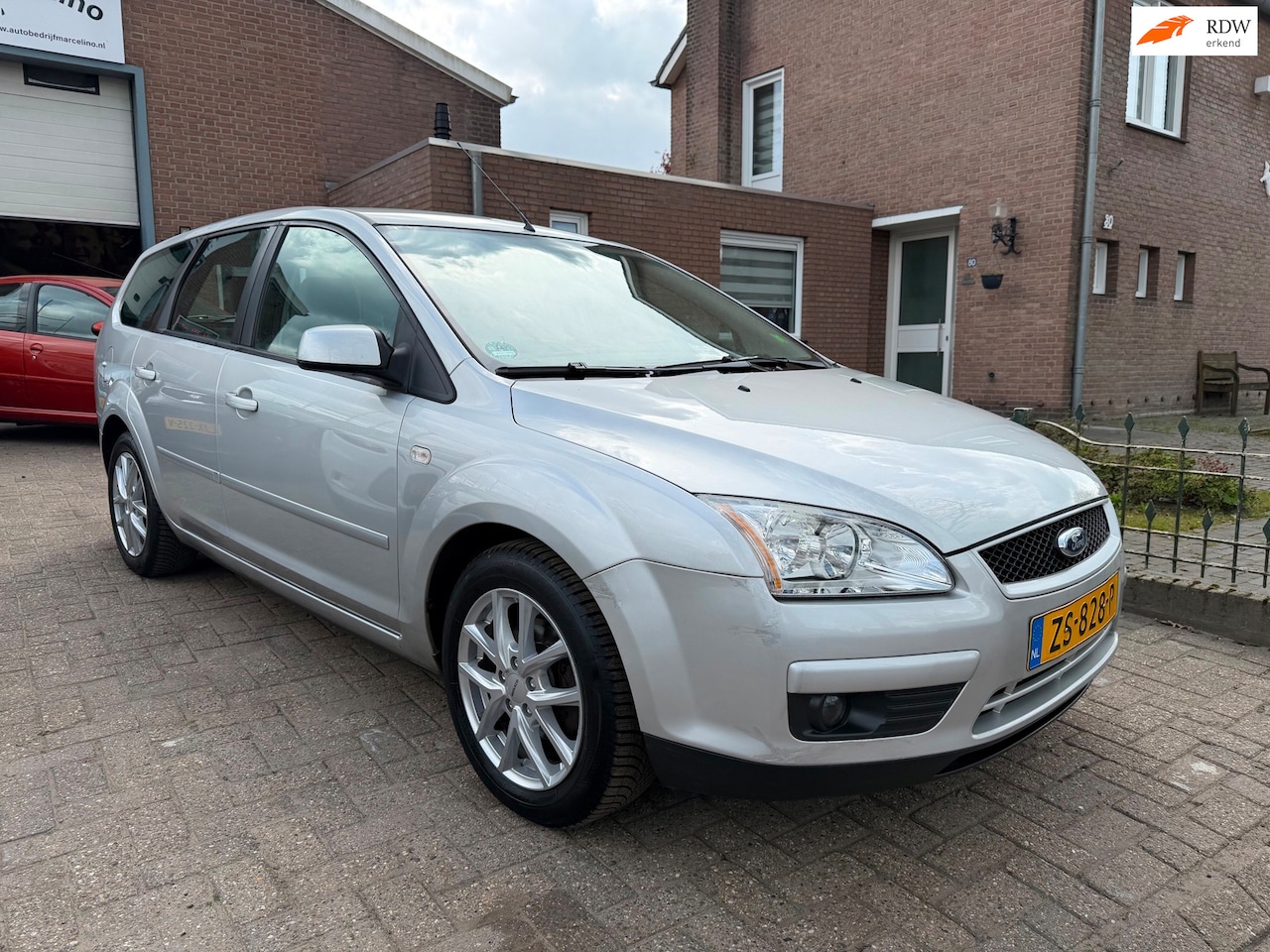 Ford Focus Wagon - 1.6-16V Ambiente zeer goed onderhouden - AutoWereld.nl