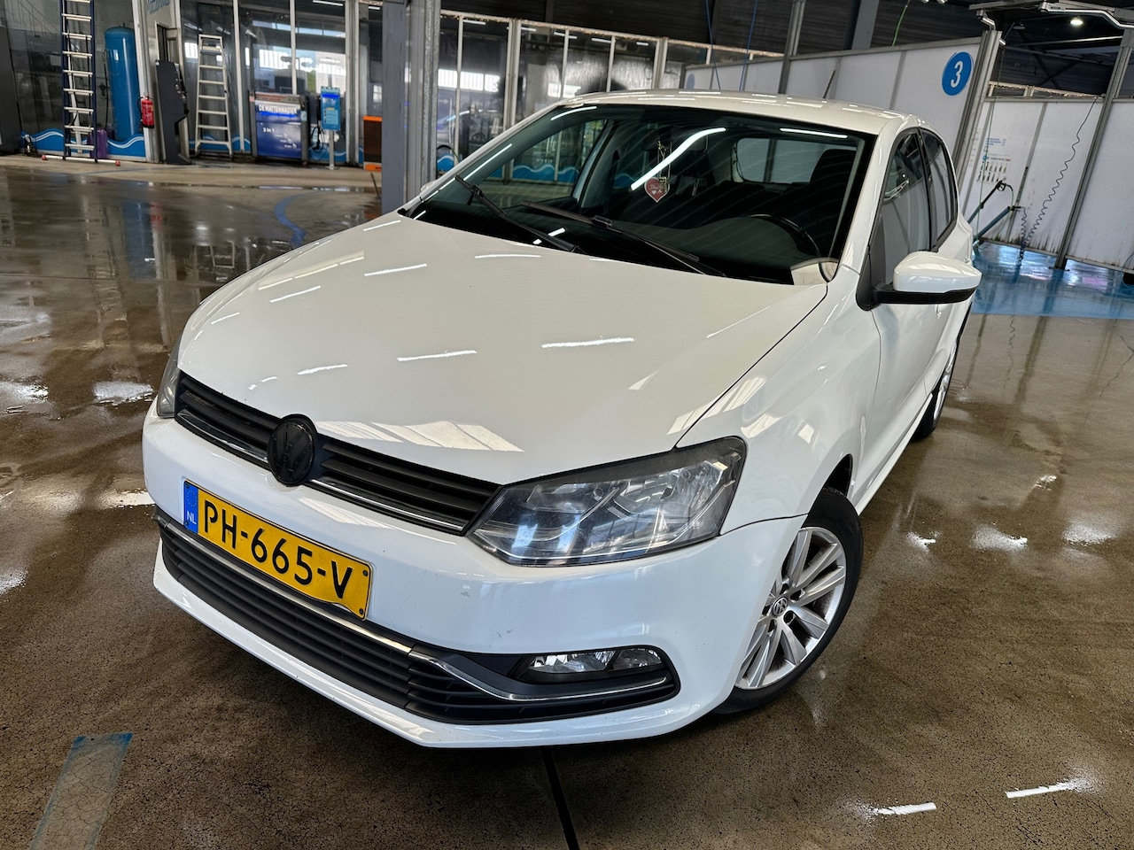Volkswagen Polo - MET NAVIGATIE, AIRCO & EVT NIEUW APK! - AutoWereld.nl
