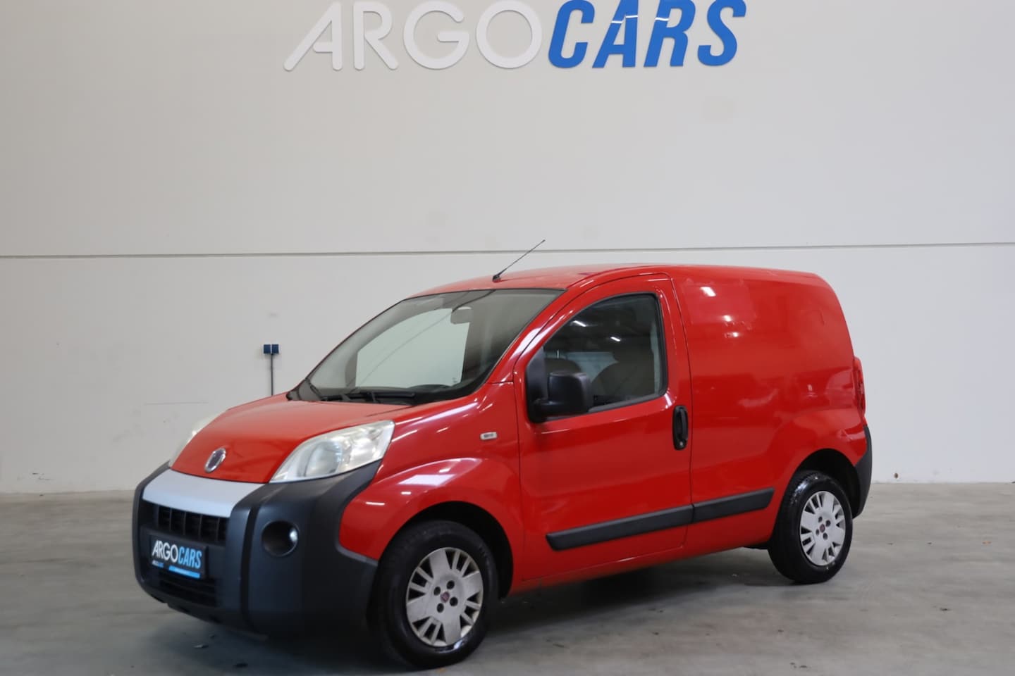 Fiat Fiorino - 1.3 MJ SX AIRCO NAP PDC 75PK TOPSTAAT RADIO CD AUX INRUIL MOGELIJK - AutoWereld.nl