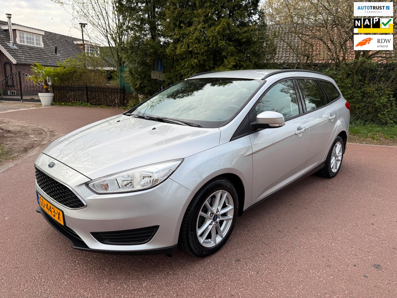 Ford Focus Wagon - 1.0 Trend Edition Airco / Navi / PDC / NAP / APK - AutoWereld.nl
