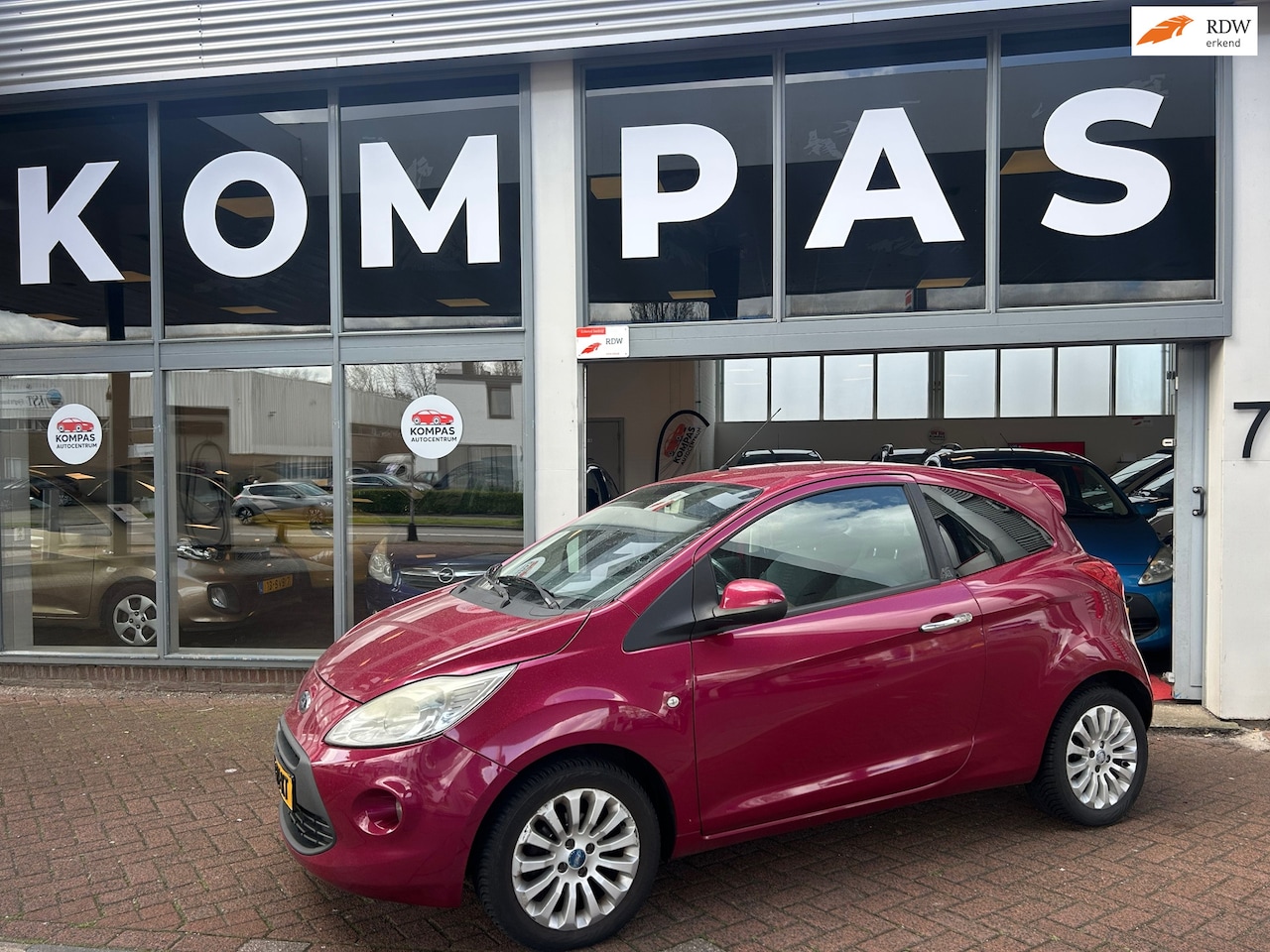 Ford Ka - 1.2 Cool&Sound |STOELVERWARMING|KOPPELING v.v.|DISTRIBUTIERIEM v.v.|AIRCO|EL.RAMEN|USB|APK - AutoWereld.nl