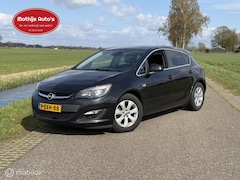 Opel Astra - 1.4 Turbo Cosmo Navi Hatchback nette staat