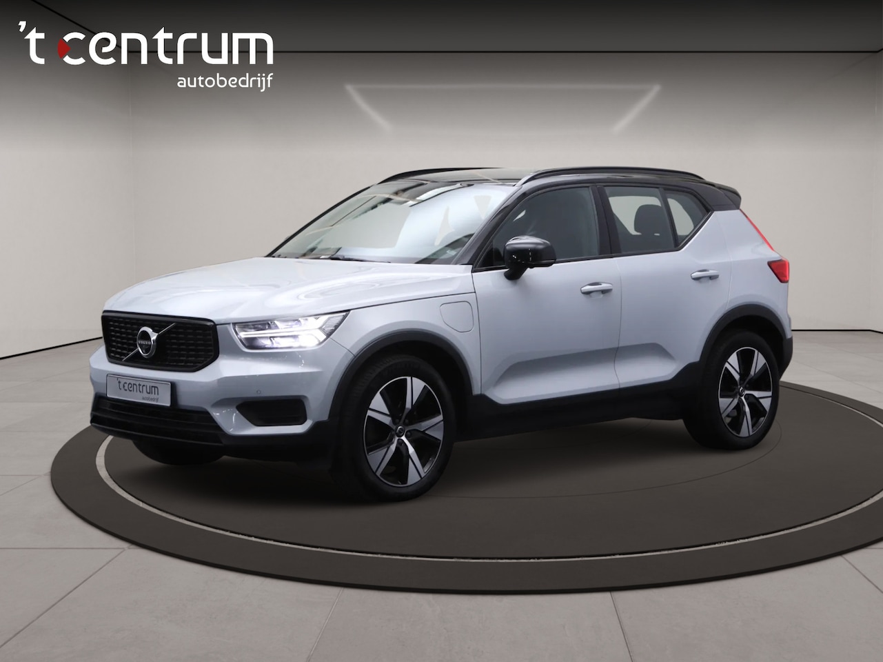 Volvo XC40 - 1.5 T4 211 PK Recharge R-Design PHEV, 360 Camera, Stoel- & Stuurverwarming, Climate Contro - AutoWereld.nl