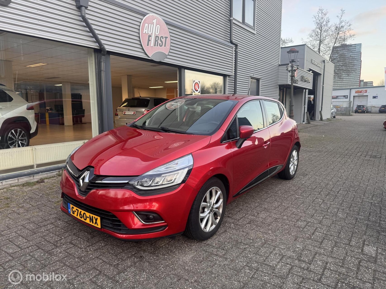 Renault Clio - 0.9 TCe Limited Navi / Airco / cruise controle - AutoWereld.nl
