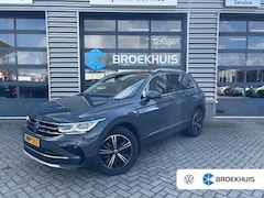 Volkswagen Tiguan - 1.4 TSI 245pk eHybrid Elegance | Trekhaak | Elektrische achterklep | Camera | Navigatie |