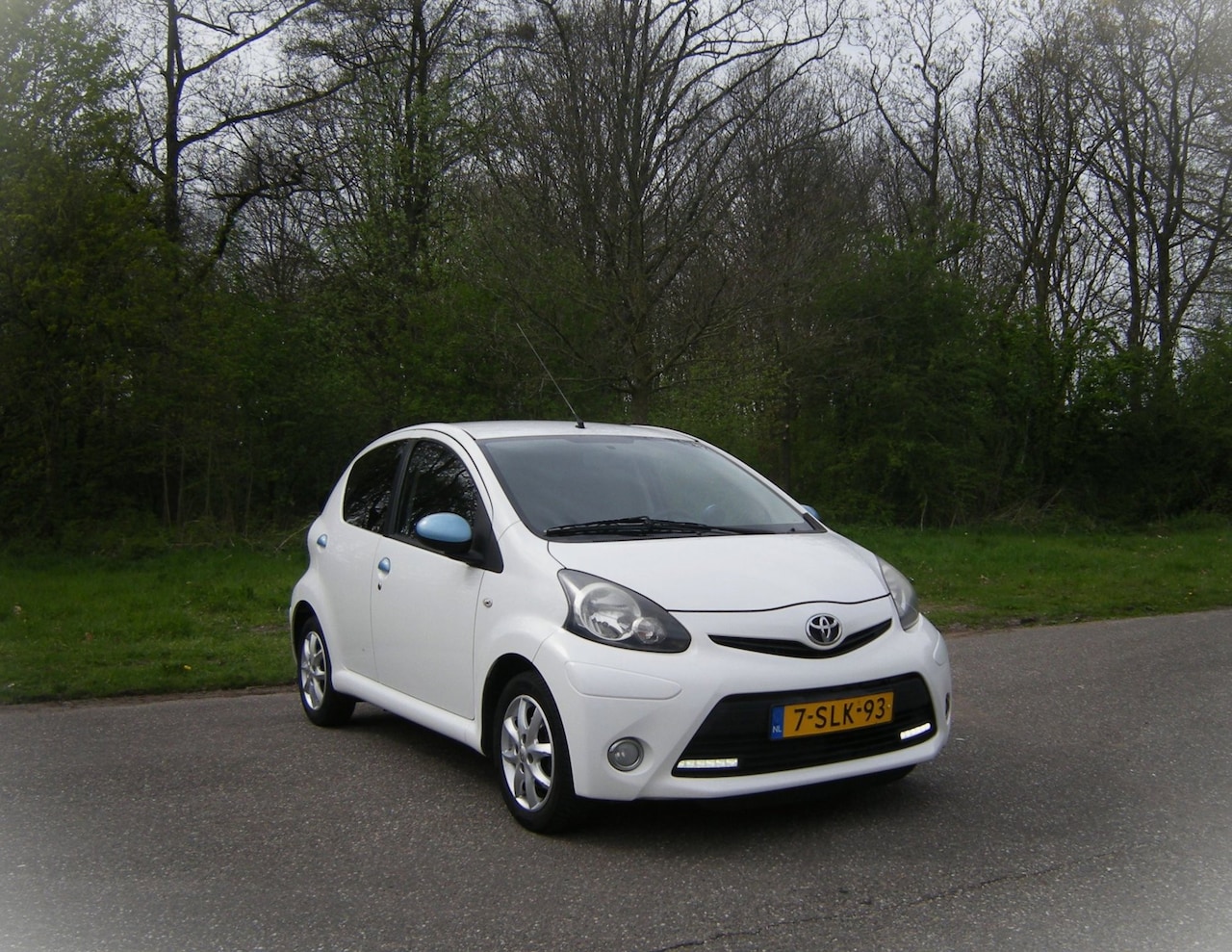 Toyota Aygo - 1.0 VVT-i Dynamic Blue . Airco . 5 Drs . LMV . Elec ramen . Toerenteller . enz - AutoWereld.nl