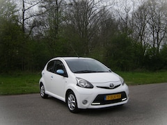 Toyota Aygo - 1.0 VVT-i Dynamic Blue . Airco . 5 Drs . LMV . Elec ramen . Toerenteller . enz