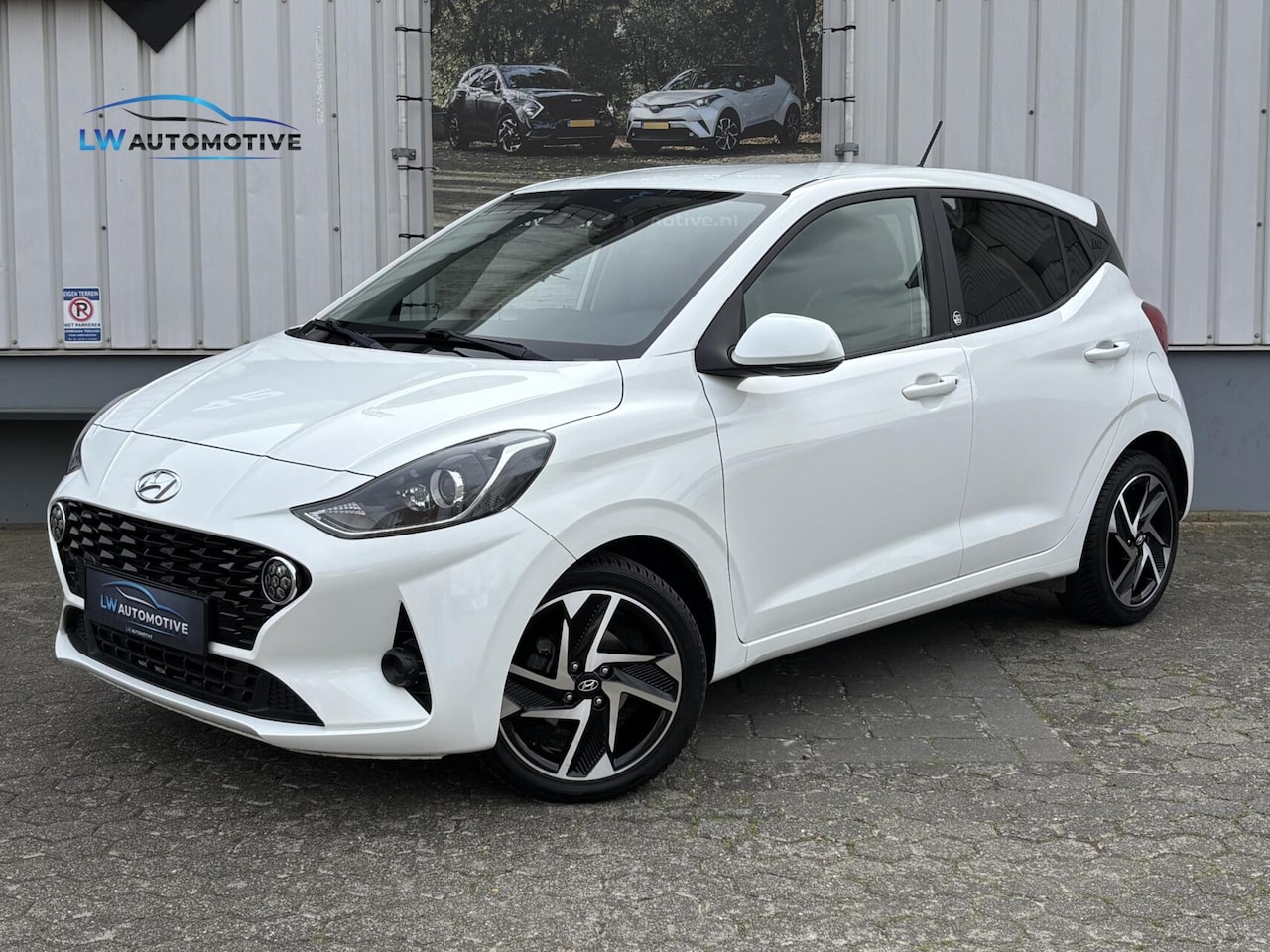 Hyundai i10 - 1.0 Premium | Camera | Stoel+stuurverw. | Navi | Carplay |16 inch - AutoWereld.nl