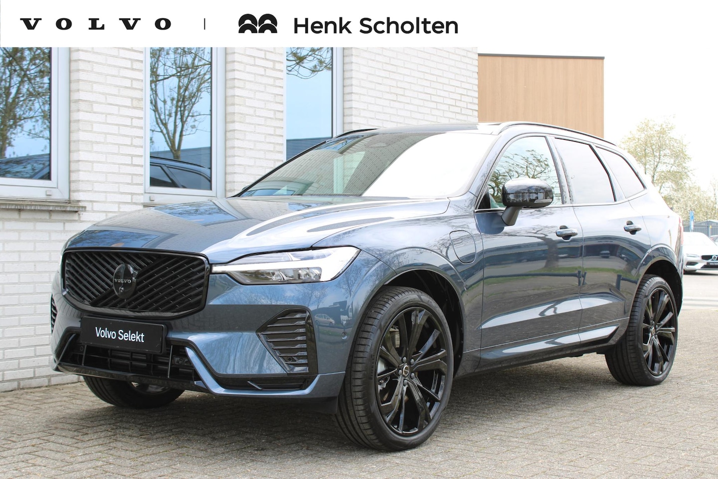 Volvo XC60 - 2.0 T6 Plug-in hybrid AWD Plus Black Edition | Panoramadak | Elektrisch bed. voorstoelen m - AutoWereld.nl
