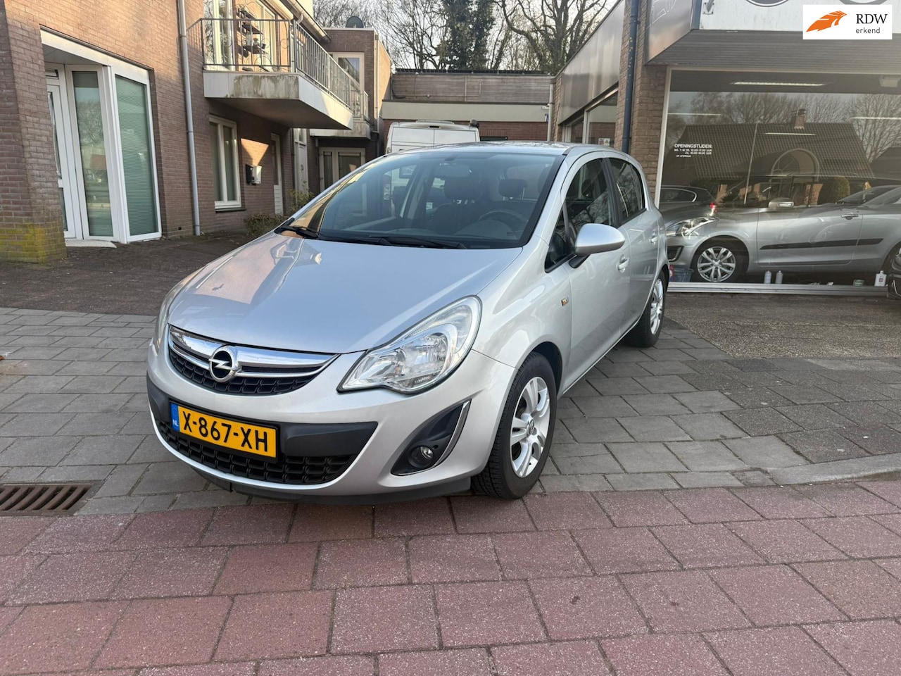 Opel Corsa - 1.2-16V Cosmo airco cruiscontrol lm velgen el ramen 5drs1 113505 km - AutoWereld.nl