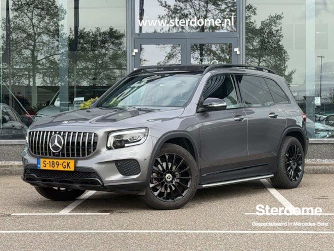 Mercedes-Benz GLB - 200 Premium I Panorama dak I Widescreen I Stoelverwarming I AMG Look Velgen l Panamericana - AutoWereld.nl
