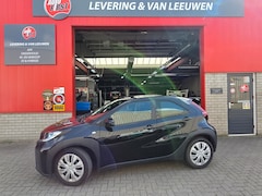Toyota Aygo X - 1.0 VVT-i MT play Achteruitrijcamera/ Airco/ Apple Carplay-Android auto/ Rijklaarprijs