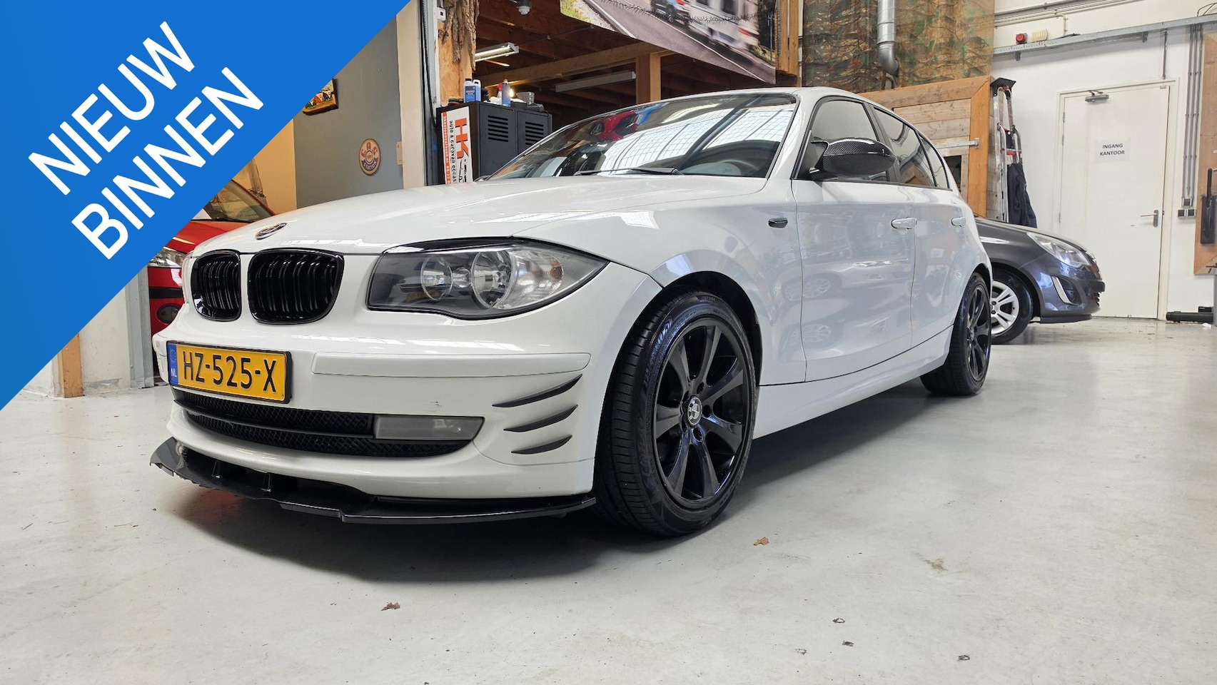 BMW 1-serie - 116i Business Line 116i Business Line, Navi, Carplay, Clima, LMV 17", - AutoWereld.nl