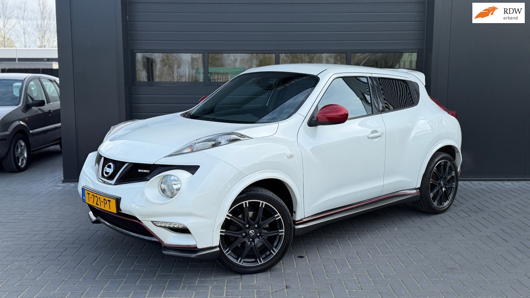 Nissan Juke - 1.6 Turbo NISMO|Airco|Camera|200PK - AutoWereld.nl