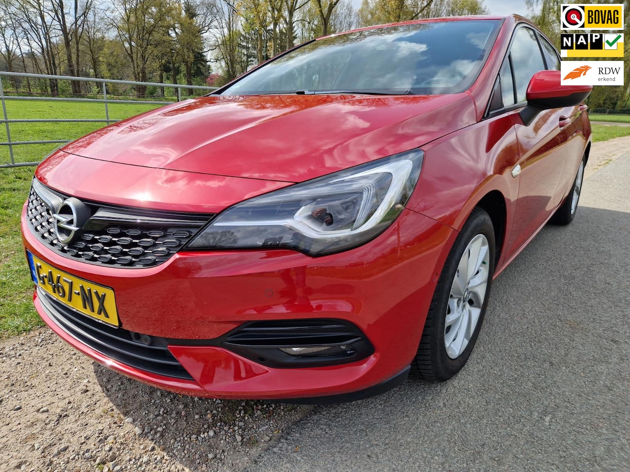 Opel Astra - 1.2 Launch Elegance dealer ond. Lederen bekl. stoelverw + massage - AutoWereld.nl