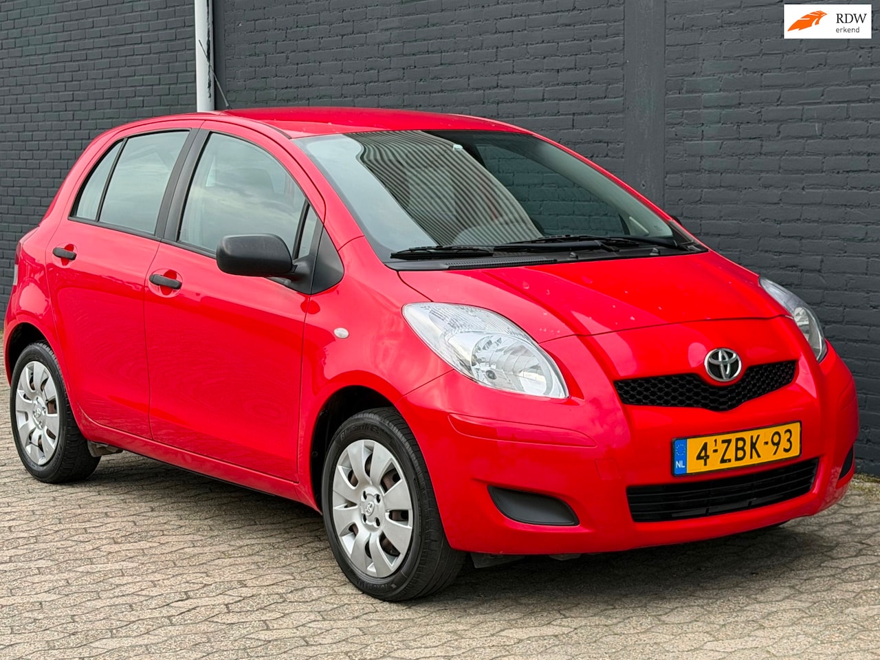 Toyota Yaris - 1.0 VVTi Cool 5DEURS AIRCO NIEUW APK LAK SCHADE - AutoWereld.nl