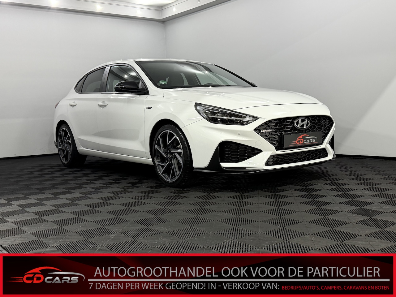 Hyundai i30 - 1.5 T-GDi MHEV N Line Camera, Navi, Half leder, Winterpakket, Elektrische stoelen, Rijstro - AutoWereld.nl