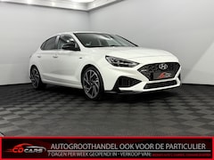 Hyundai i30 - 1.5 T-GDi MHEV N Line Camera, Navi, Half leder, Winterpakket, Elektrische stoelen, Rijstro