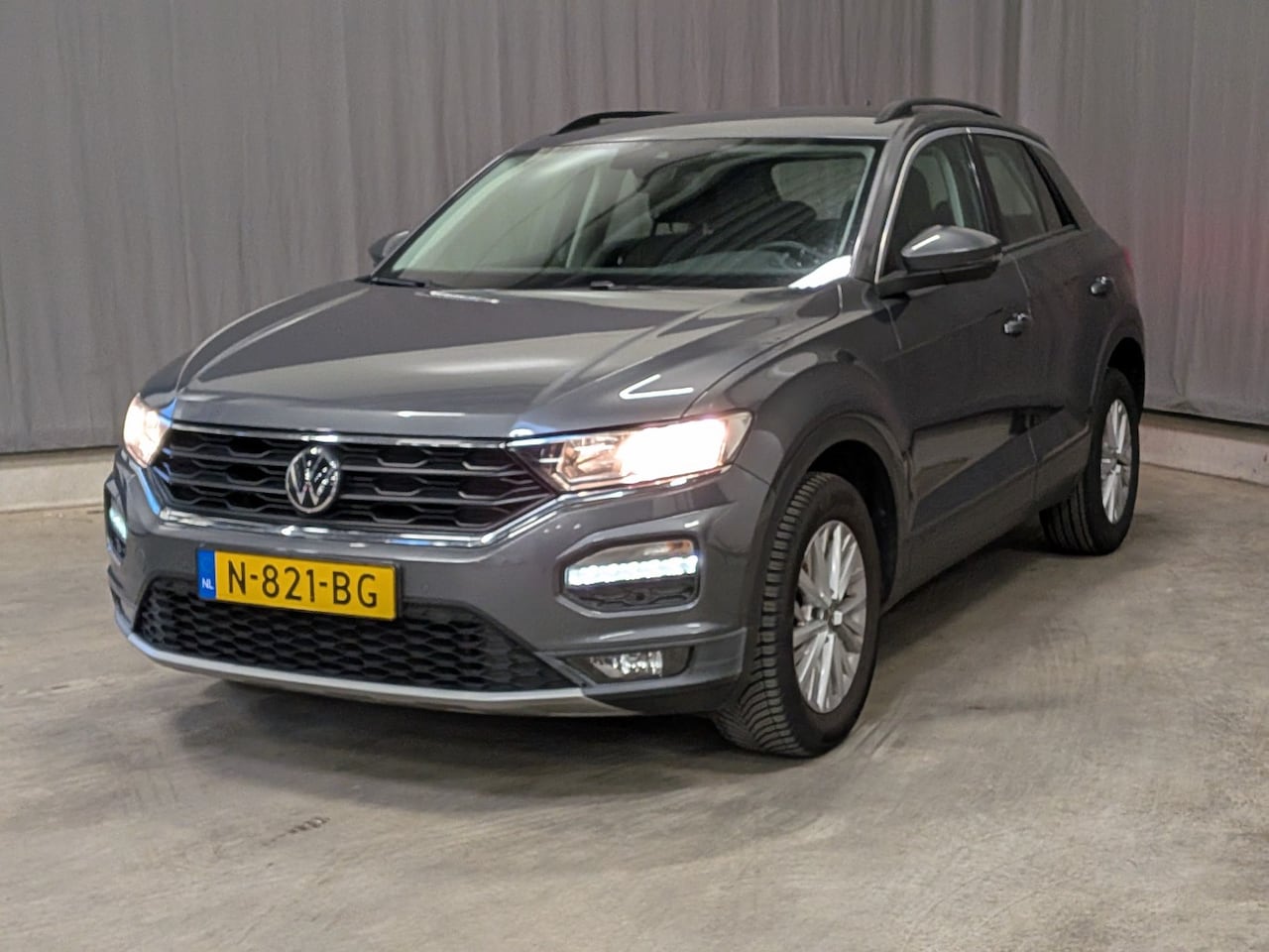 Volkswagen T-Roc - 1.0 TSI 110 pk Style | Achteruitrij camera | Navigatie | Apple Carplay | Parkeersensoren | - AutoWereld.nl