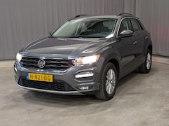 Volkswagen T-Roc - 1.0 TSI 110 pk Style | Achteruitrij camera | Navigatie | Apple Carplay | Parkeersensoren |