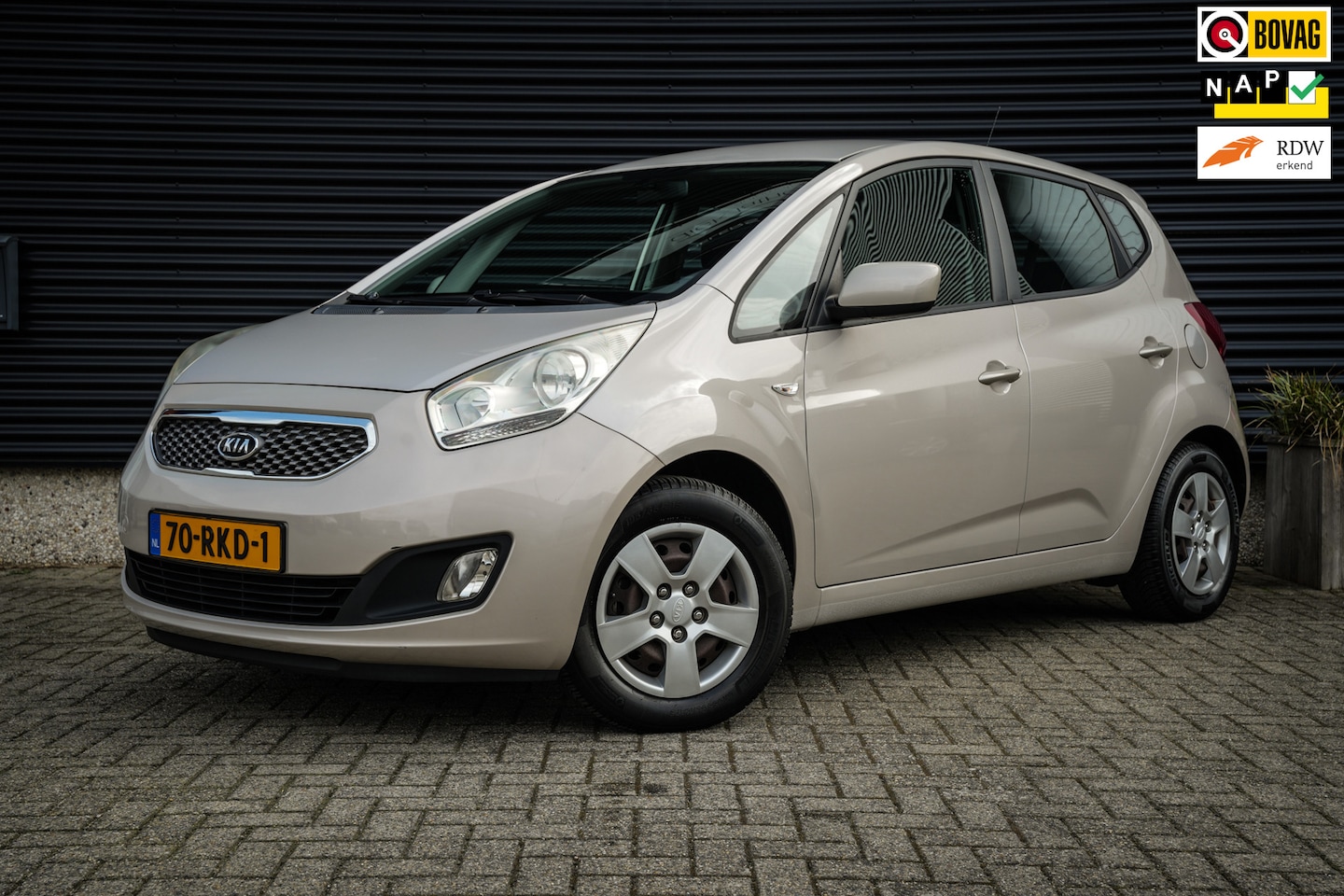 Kia Venga - 1.4 CVVT Seven | Org. NL | Airco | Clima | Cruise | Navi |Bluetooth | 66kdm - AutoWereld.nl
