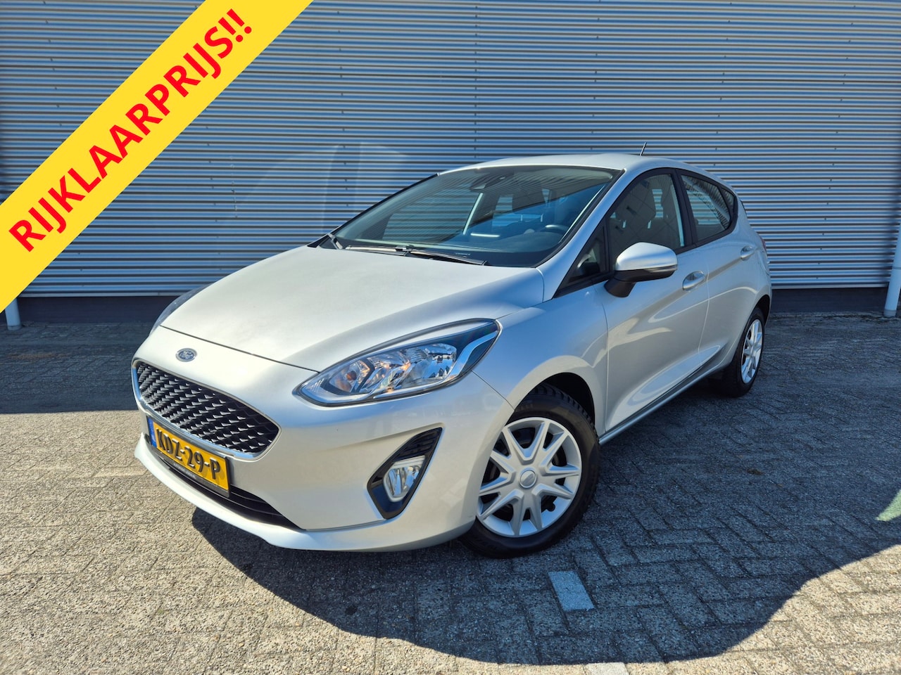 Ford Fiesta - 1.1 Trend 1.1 Trend,Airco,cruise,navigatie,stoel/stuur/voorraam verwarming,android. - AutoWereld.nl