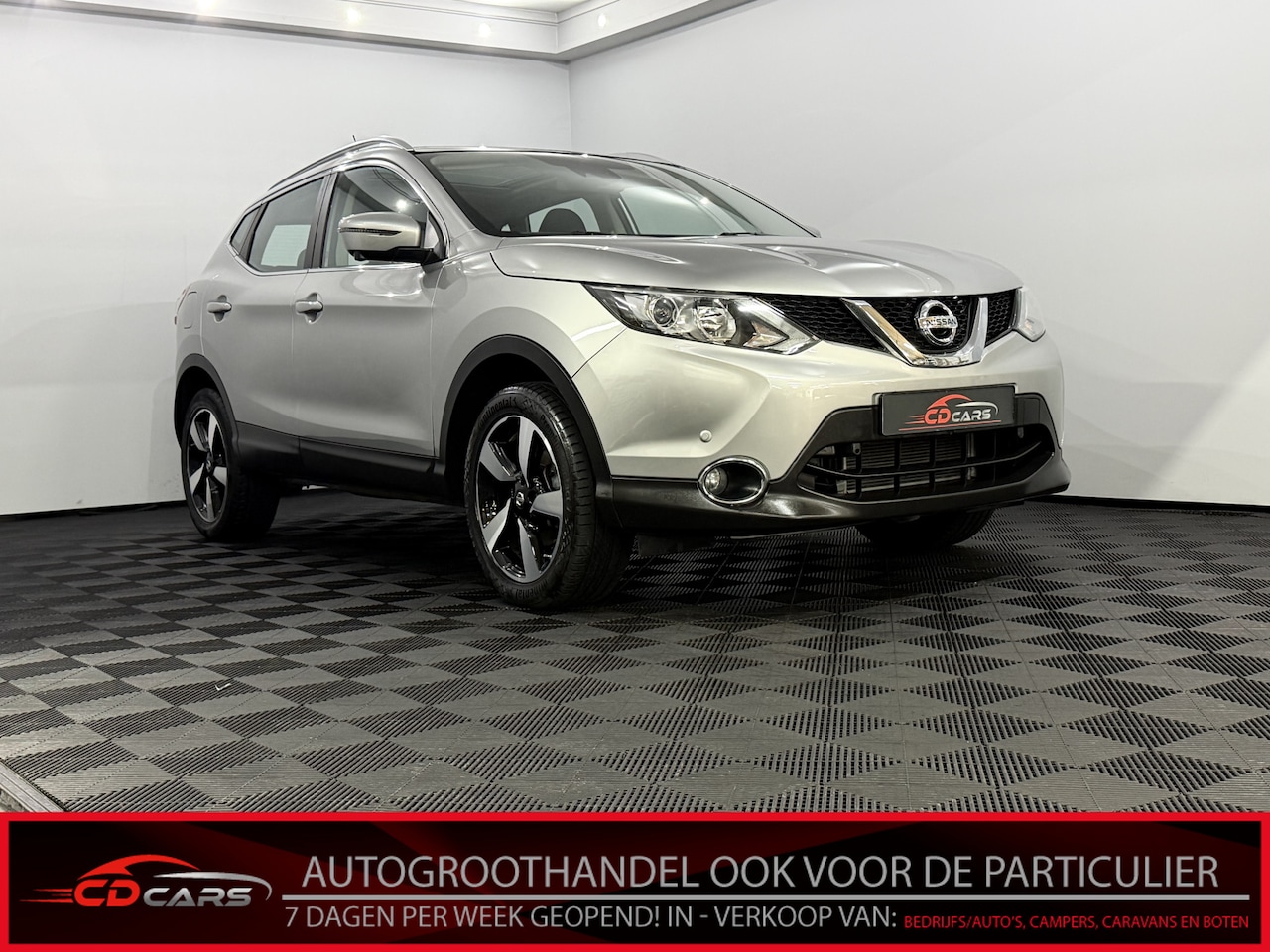 Nissan Qashqai - 1.2 N-Connecta Panoramadak, Camera, Navi, Cruise control, Rijstrok correctie, A start stop - AutoWereld.nl