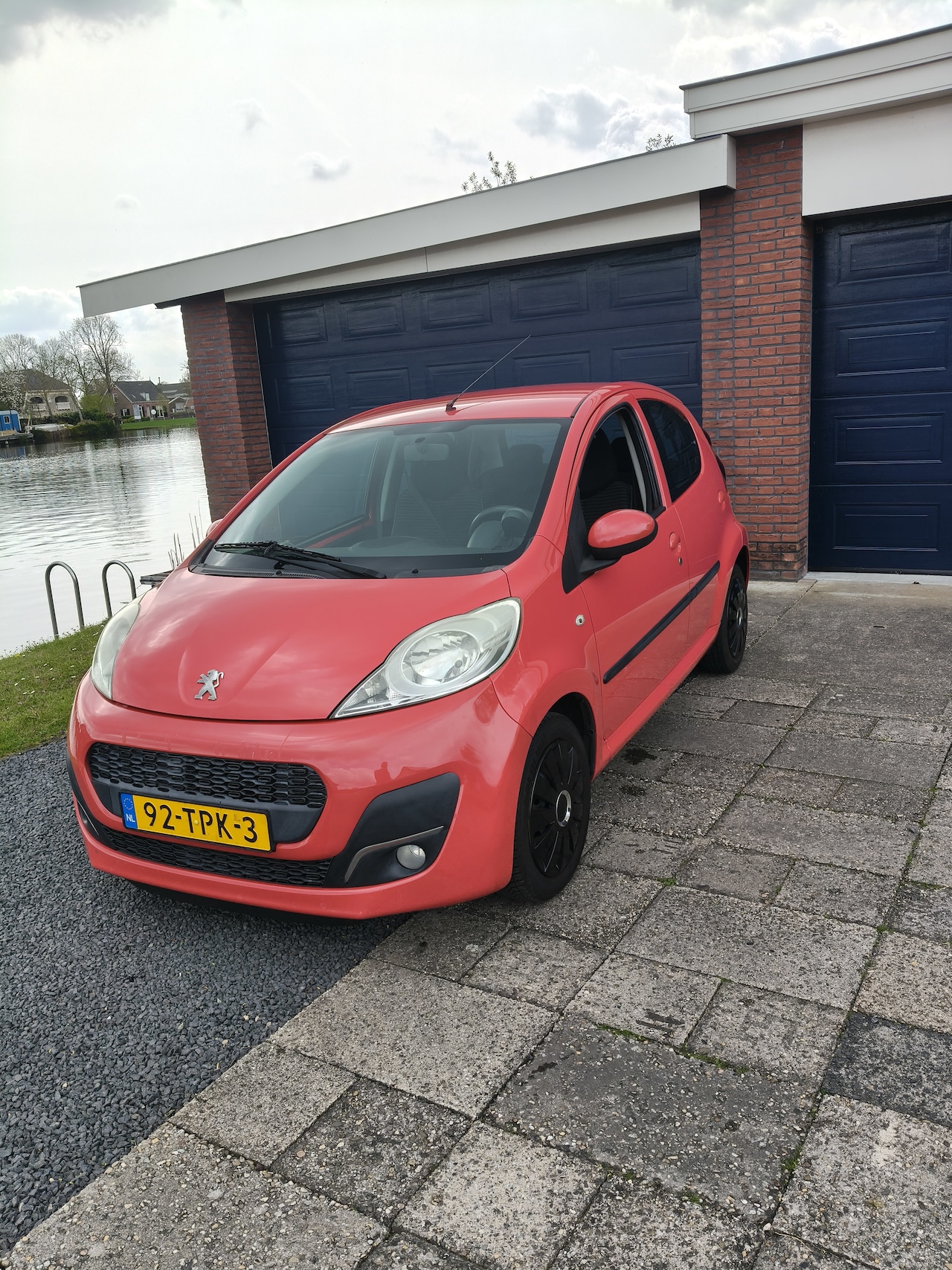 Peugeot 107 - 1.0 Active - AutoWereld.nl