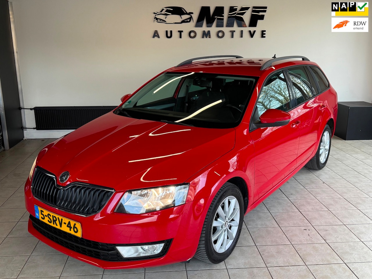 Skoda Octavia Combi - 1.6 TDI Greentech Ambition ECC/NAVI/LMV! - AutoWereld.nl