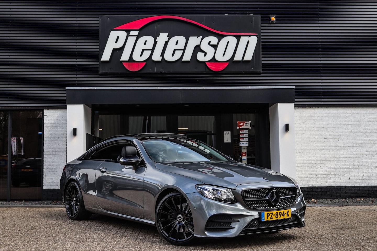 Mercedes-Benz E-klasse Coupé - 200 AMG BTW NAP PANO BURMESTER - AutoWereld.nl