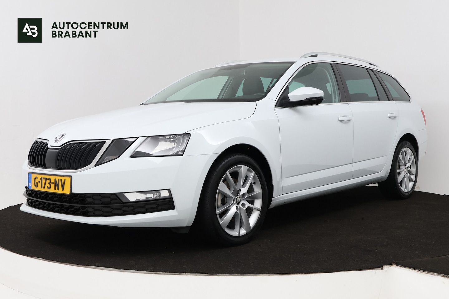 Skoda Octavia Combi - 1.5 TSI Greentech Business Edition (STOELVERWARMING, AUTOMAAT, NAVIGATIE, CARPLAY, CRUISE, - AutoWereld.nl