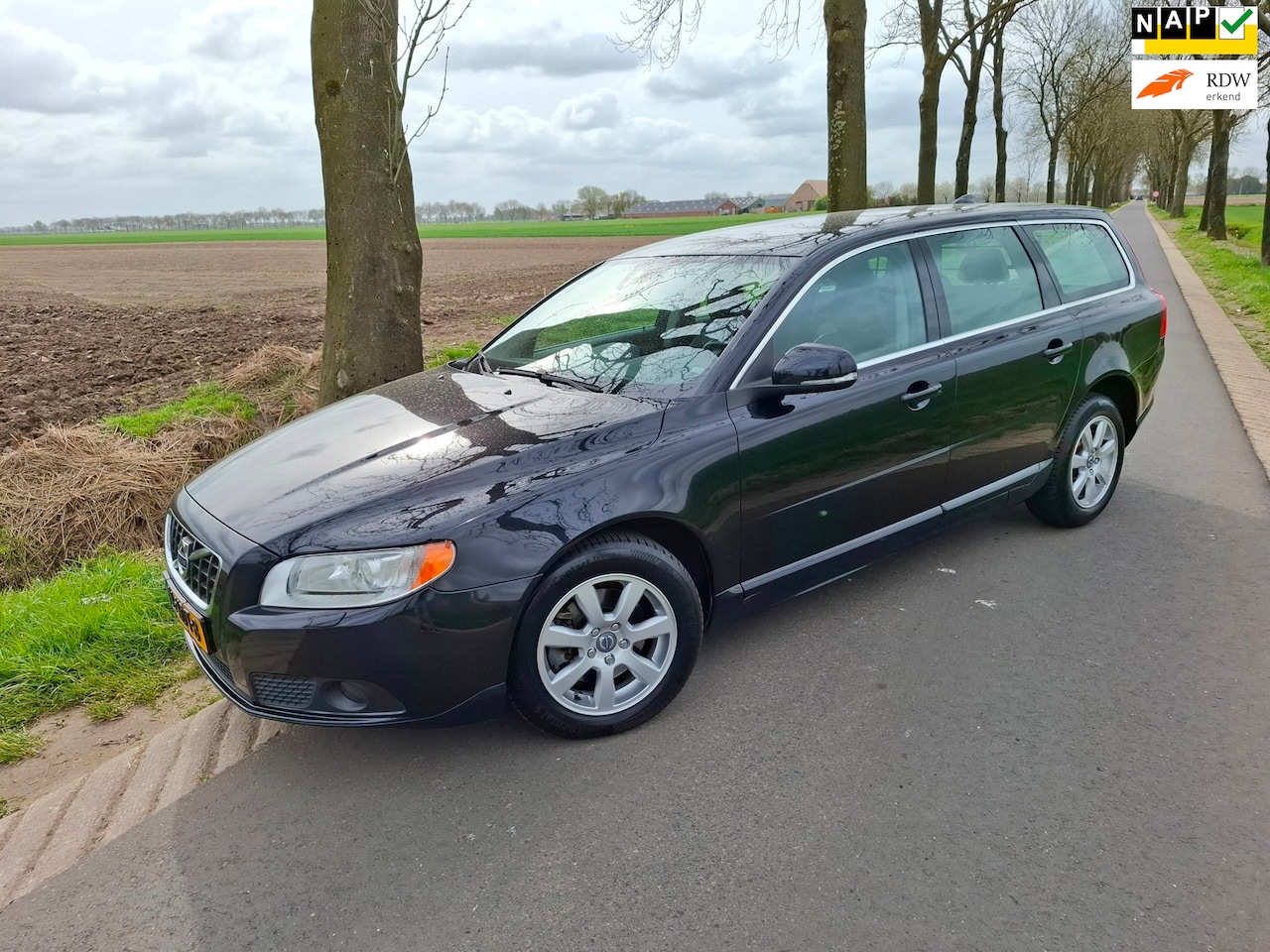 Volvo V70 - 1.6 T4 Limited Edition 1.6 T4 Limited Edition - AutoWereld.nl