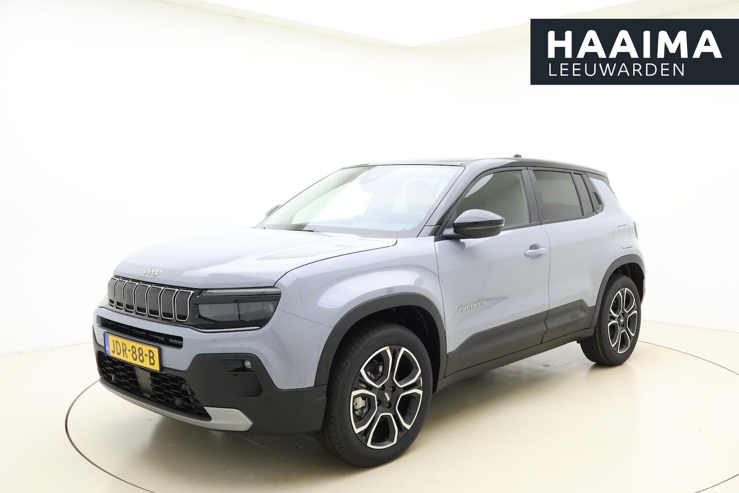 Jeep Avenger - 1.2 e-Hybrid Summit | Automaat | Navigatie | Elektrische achterklep | Led koplampen | 18'' - AutoWereld.nl