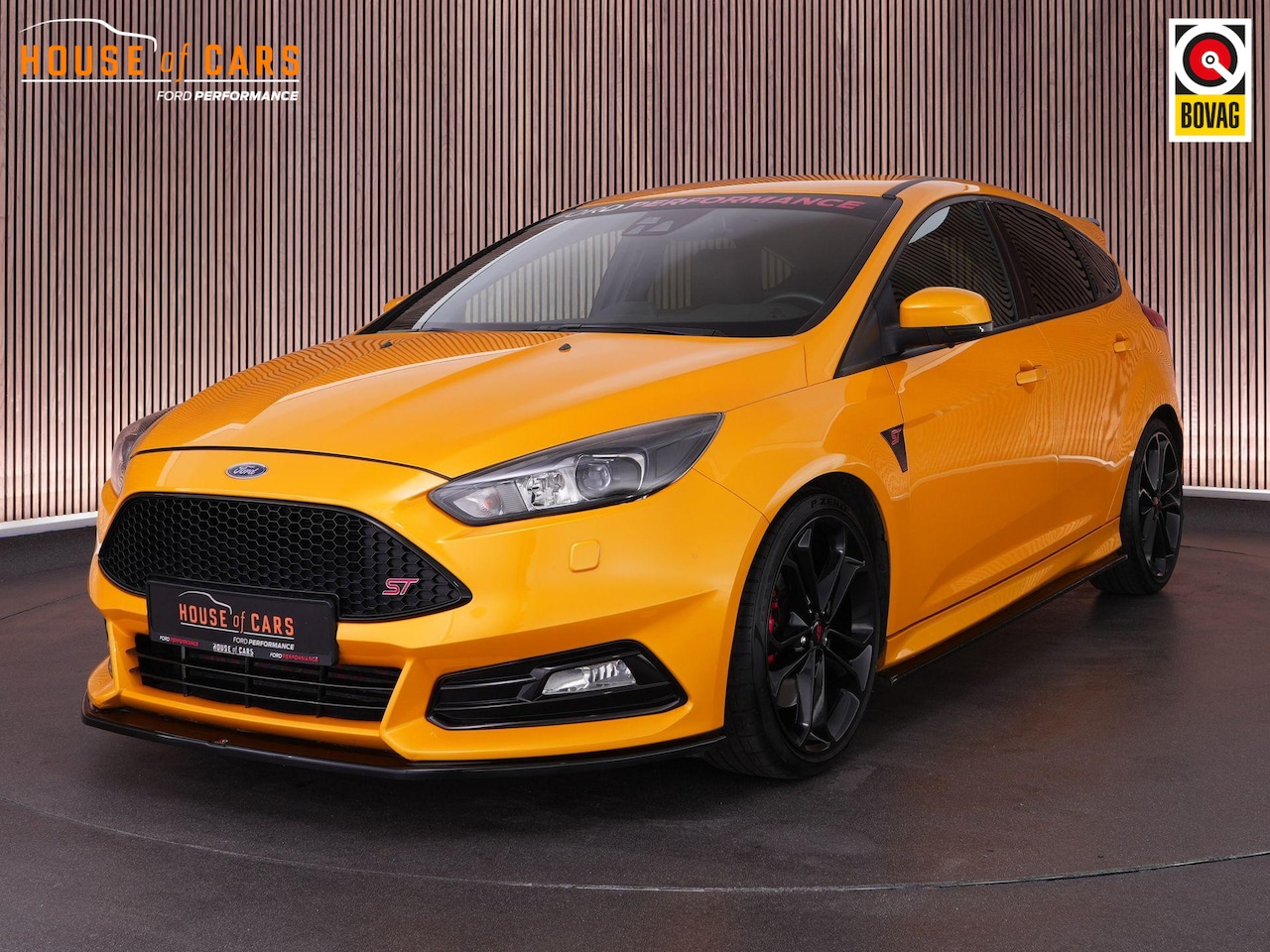 Ford Focus - 2.0 296pk ST-3 |Stage 2 REVO|Milltek|Maxton|Apple Carplay & Android Auto|Cruise control|El - AutoWereld.nl