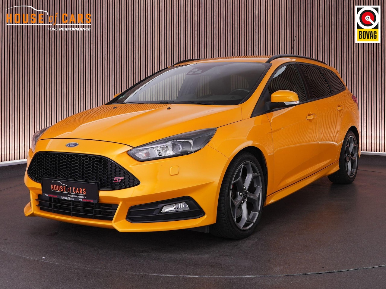 Ford Focus Wagon - ST-2 2.0 250pk |Sony|cruise control|Sync 3|bi-xenon|blind spot|parkeer camera|bluetooth|st - AutoWereld.nl