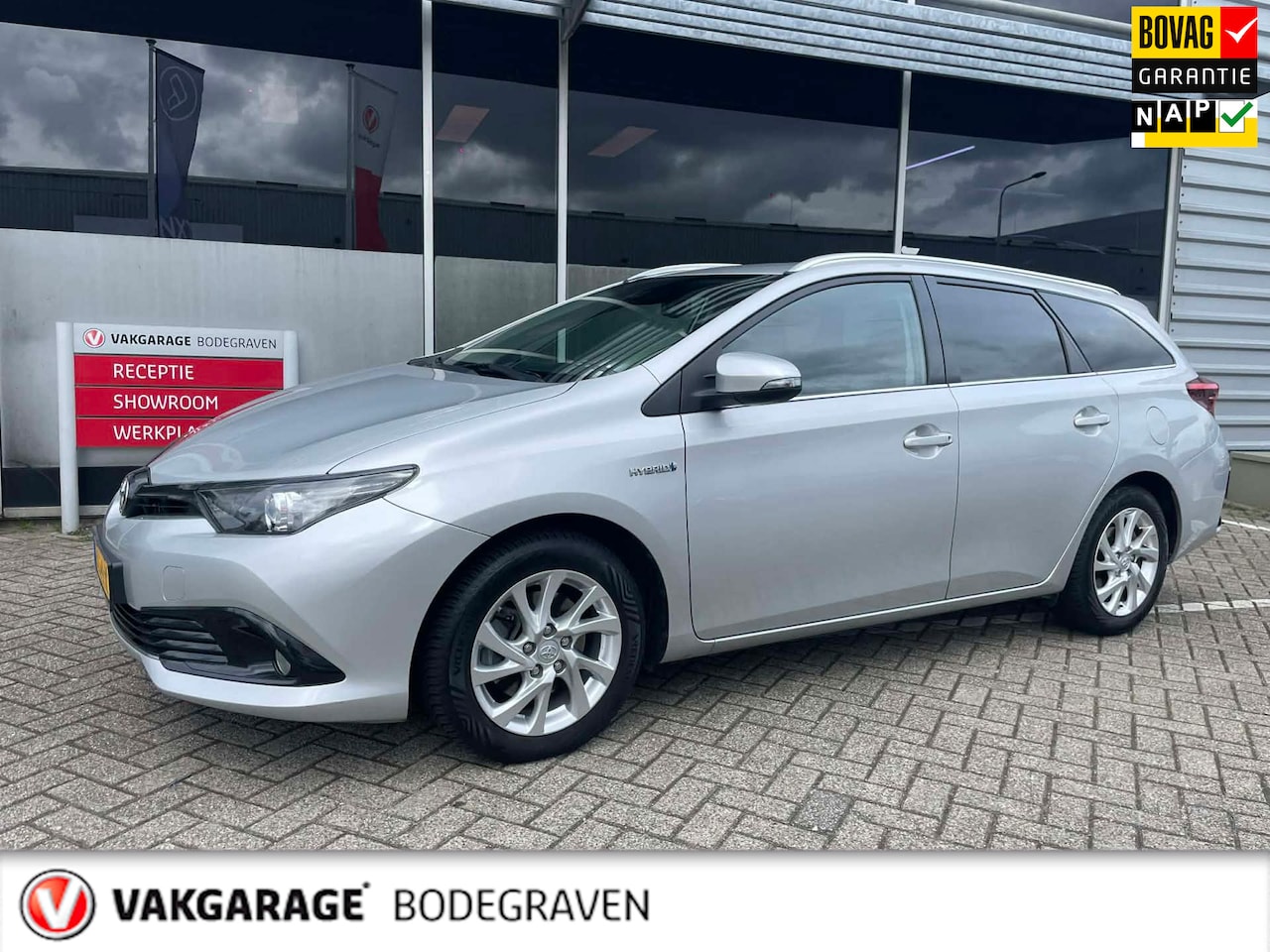 Toyota Auris - 1.8 Hybrid Dynamic / camera - AutoWereld.nl