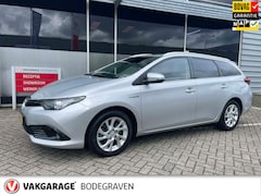 Toyota Auris - 1.8 Hybrid Dynamic / camera