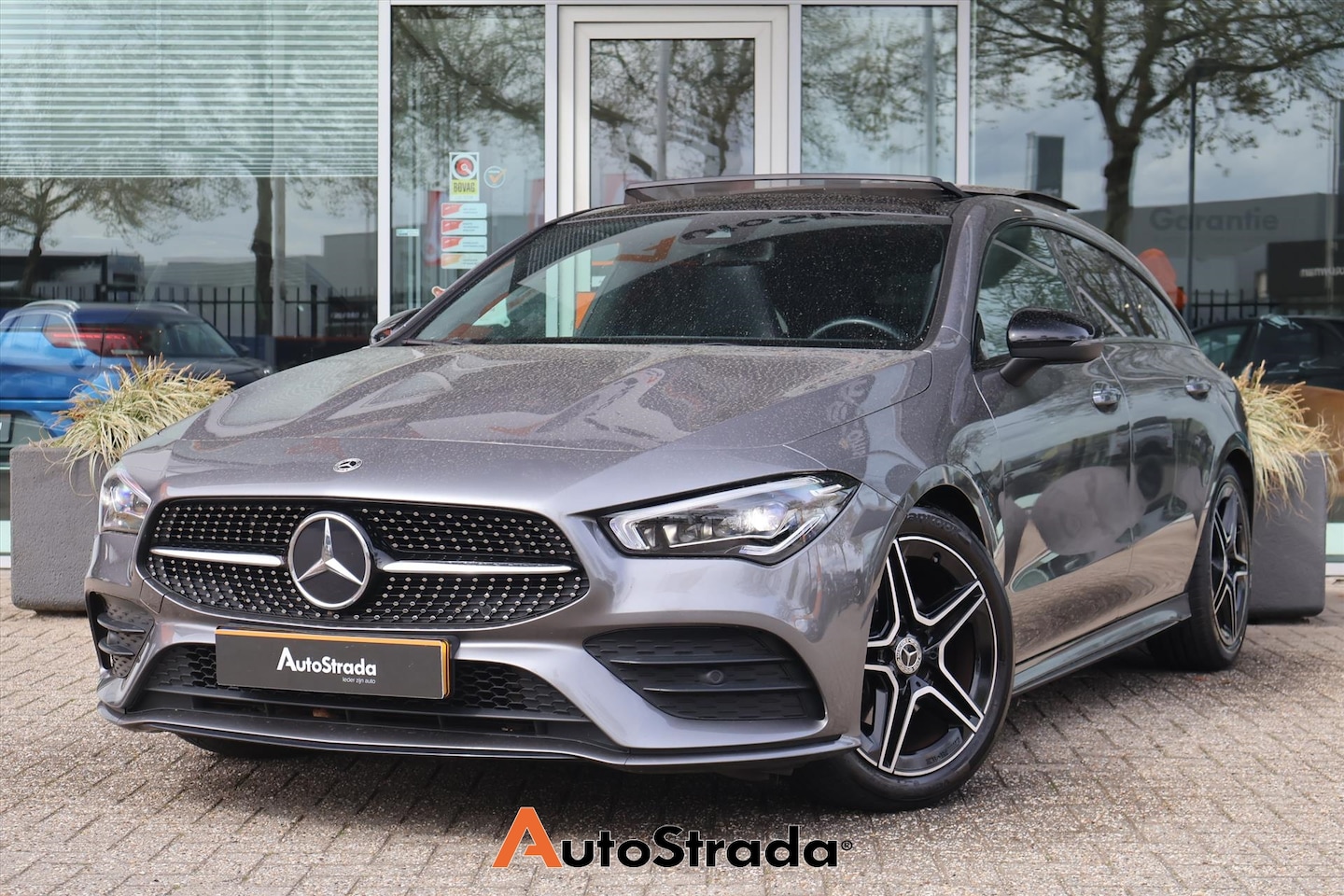 Mercedes-Benz CLA-klasse Shooting Brake - 180 AMG-Line 136pk | Keyless | Pano | Sfeer | Trekhaak | Camera | Multibeam | Carplay - AutoWereld.nl