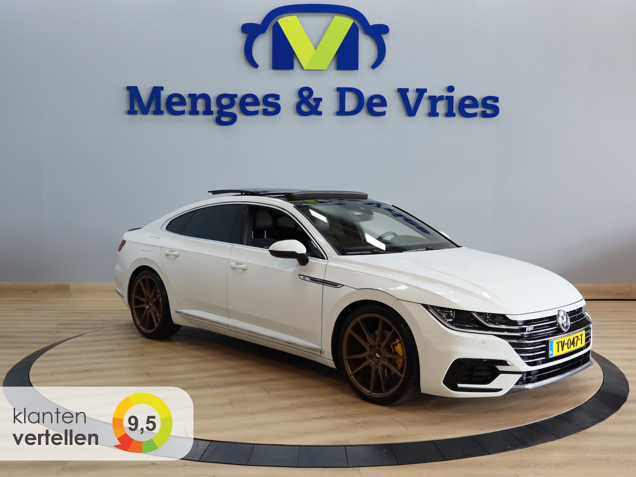 Volkswagen Arteon - 1.5 TSI Business R Line Airco ECC | Panorama | Virtual | Sfeer | 20 Inch | Camera | Stoelv - AutoWereld.nl