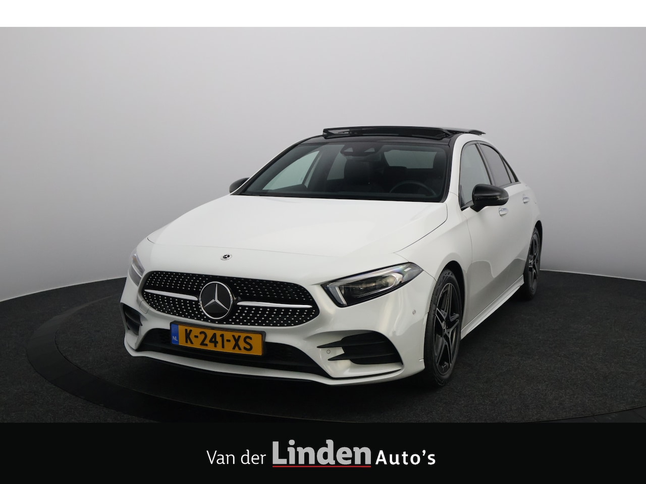 Mercedes-Benz A-klasse - 200 Business Solution AMG | 7200 KM | Panoramadak | Matrix Led | Sfeerverlichting | Carpla - AutoWereld.nl