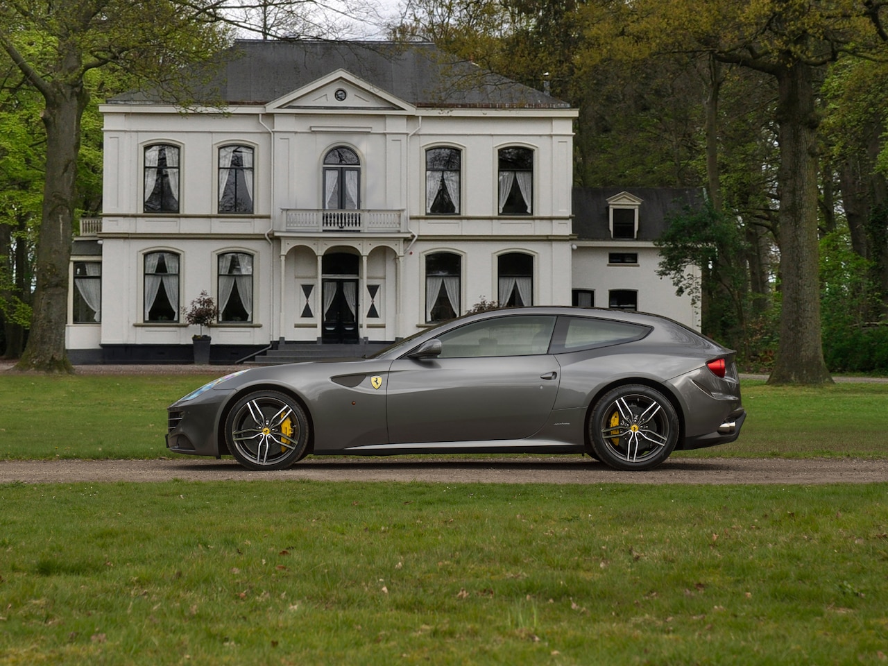 Ferrari FF - 6.3 V12 | Perfect maintenance - AutoWereld.nl