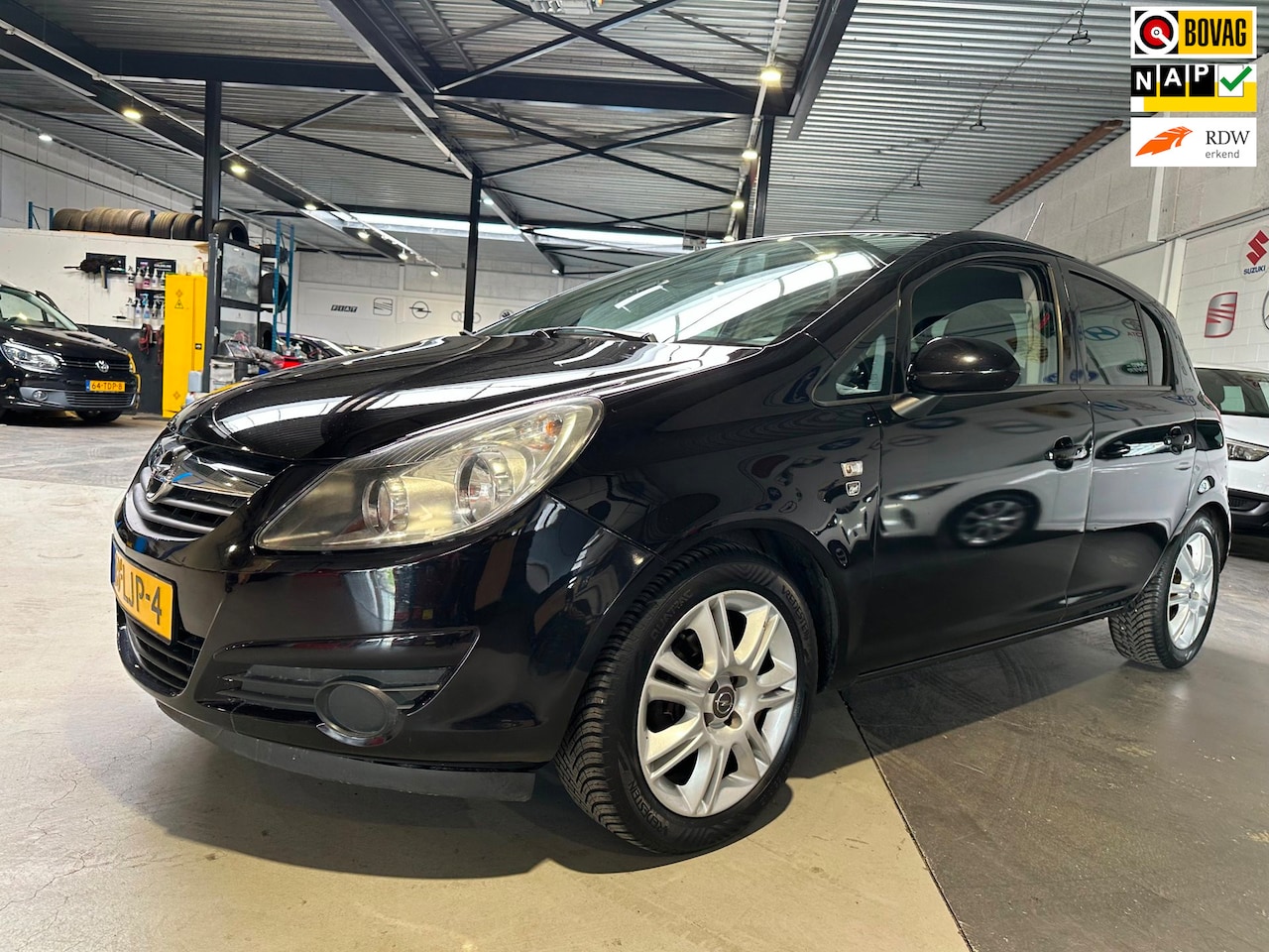 Opel Corsa - 1.4-16V Edition/Trekhaak/Dealer onderhouden/Apk nw bij aflevering - AutoWereld.nl
